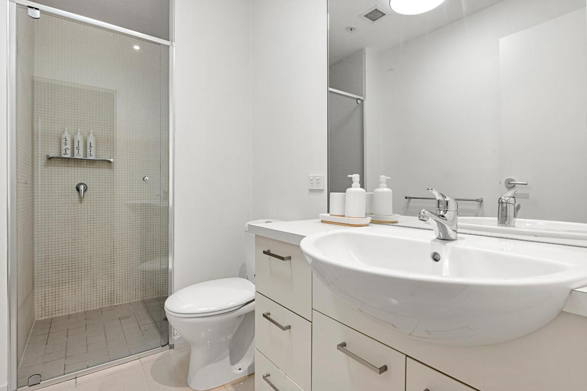 Sea View, Gym & Pool, 2 Bedrooms 2 Bathrooms Мельбурн Экстерьер фото